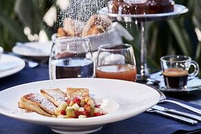 Bellevue On The Beach Suites