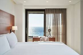 Bellevue On The Beach Suites
