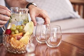 Bellevue On The Beach Suites