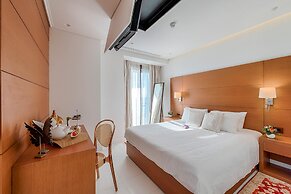 Bellevue On The Beach Suites