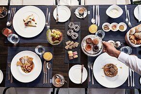 Bellevue On The Beach Suites