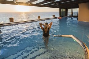 Bellevue On The Beach Suites