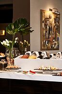 Bellevue On The Beach Suites