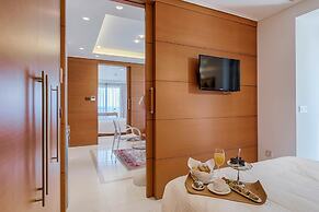 Bellevue On The Beach Suites