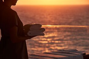 Bellevue On The Beach Suites