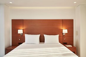 Bellevue On The Beach Suites