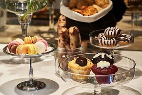 Bellevue On The Beach Suites