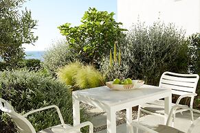 Milos Breeze Boutique Hotel