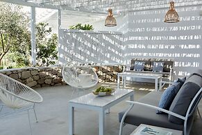 Milos Breeze Boutique Hotel