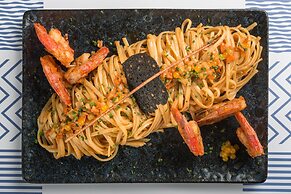 Milos Breeze Boutique Hotel