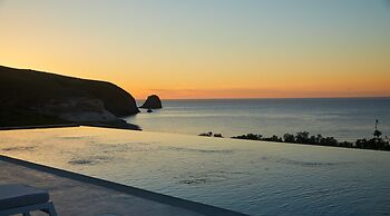 Milos Breeze Boutique Hotel