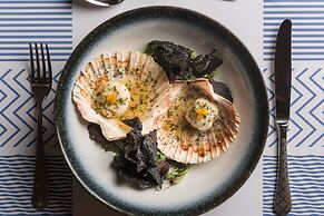 Milos Breeze Boutique Hotel