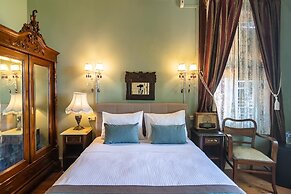 Büyükada Anastasia Meziki History Mansion