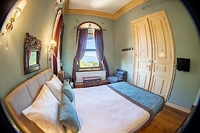 Büyükada Anastasia Meziki History Mansion