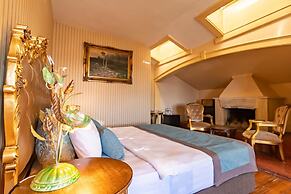 Büyükada Anastasia Meziki History Mansion