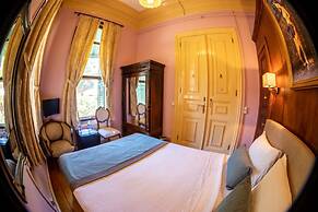 Büyükada Anastasia Meziki History Mansion