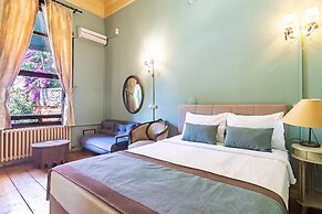 Büyükada Anastasia Meziki History Mansion