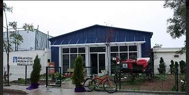 Büyükada Anastasia Meziki History Mansion