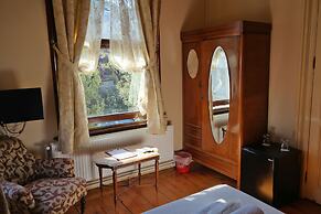 Büyükada Anastasia Meziki History Mansion