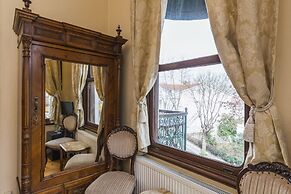 Büyükada Anastasia Meziki History Mansion