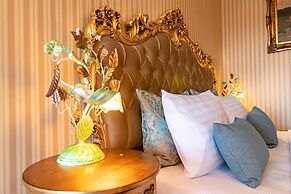 Büyükada Anastasia Meziki History Mansion