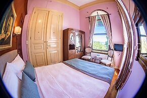 Büyükada Anastasia Meziki History Mansion