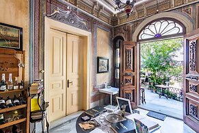 Büyükada Anastasia Meziki History Mansion