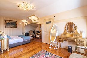 Büyükada Anastasia Meziki History Mansion