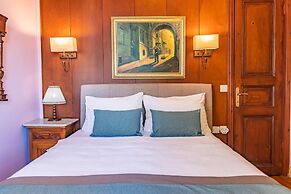 Büyükada Anastasia Meziki History Mansion