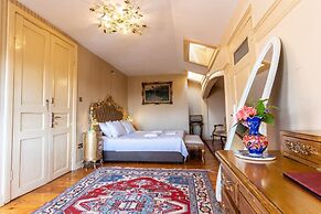 Büyükada Anastasia Meziki History Mansion