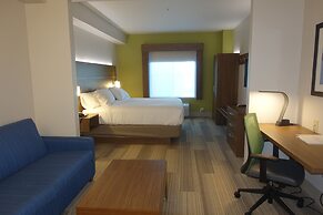 Holiday Inn Express & Suites Brentwood by IHG