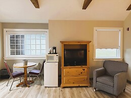 Spruce Lane Lodge and Cottages