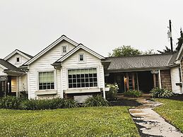 Spruce Lane Lodge and Cottages