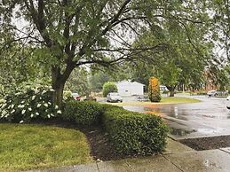 Spruce Lane Lodge and Cottages