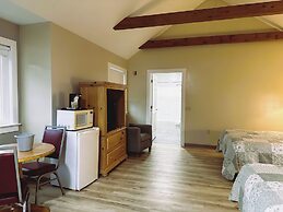 Spruce Lane Lodge and Cottages