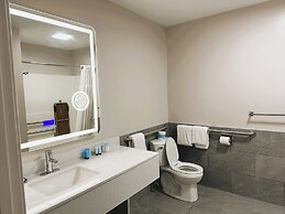 Spruce Lane Lodge and Cottages