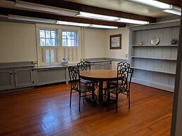 Spruce Lane Lodge and Cottages