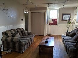 Spruce Lane Lodge and Cottages