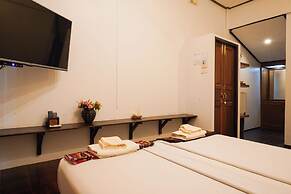 Thanicha Resort Amphawa