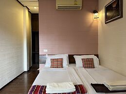 Thanicha Resort Amphawa