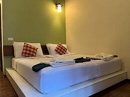 Thanicha Resort Amphawa