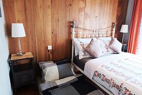 Rimrabeang Amphawa Cafe and Suite