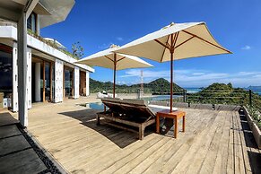 Seven Havens Residence