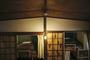 Torii-Kuguru Hostel