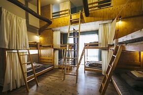 Torii-Kuguru Hostel