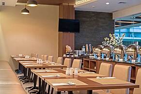 Grand Whiz Hotel Poins Simatupang Jakarta