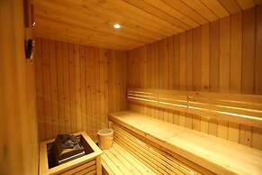 Grand Whiz Hotel Poins Simatupang Jakarta