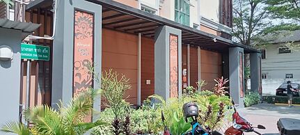 Collection O The Bangkok Cha Cha Suite