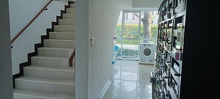 Collection O The Bangkok Cha Cha Suite