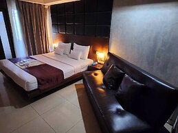 Collection O The Bangkok Cha Cha Suite